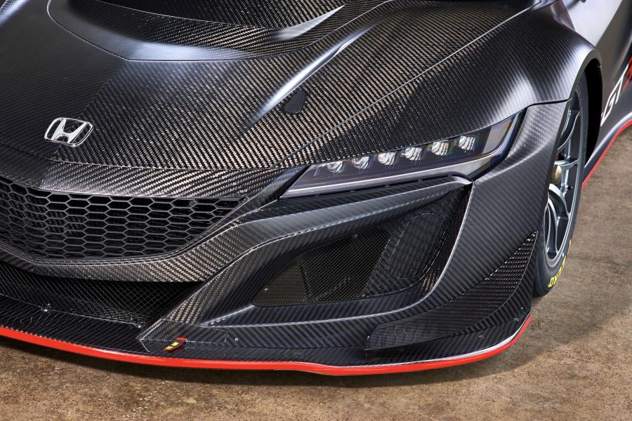 Детали экстерьера Honda NSX GT3 2017 года  (фото 13 из 16)